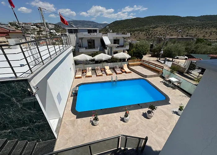 Villa Center & Pool Ksamil